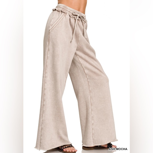 Zenana Outfitters Pants - Acid Wash Fleece Wide Leg Palazzo Sweatpants with Pockets in Ash Mocha